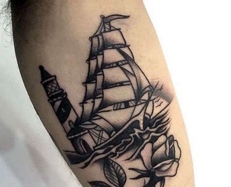 Old School大臂帆船灯塔纹身图案