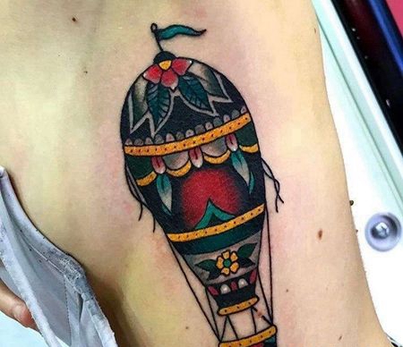 Old School侧腰热气球纹身图案