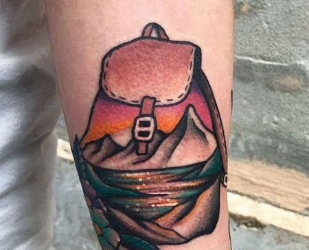 Old School小臂背包纹身图案