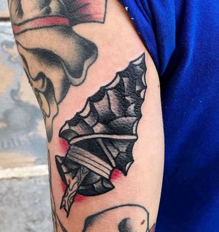 Old School大臂矛纹身图案