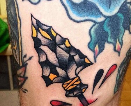 Old School大腿矛纹身图案