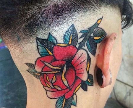 Old School后脑勺玫瑰纹身图案