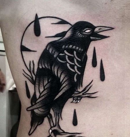 Old School侧腰乌鸦纹身图案