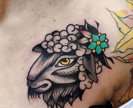 Old School前胸羊纹身图案