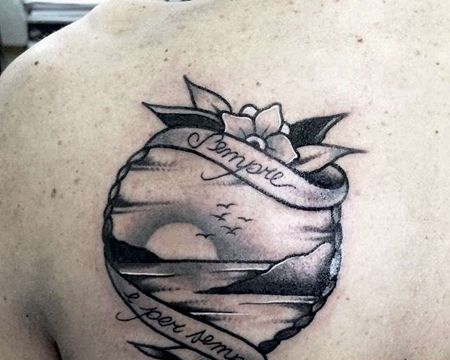 Old School后背纹身图案