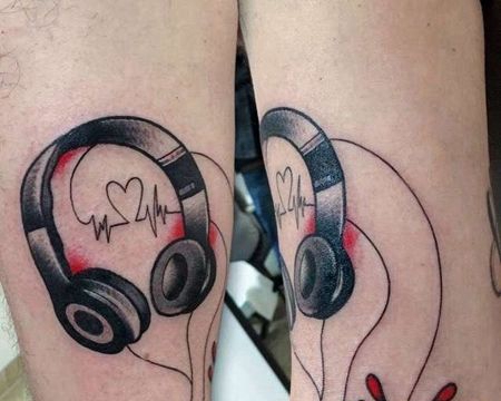 Old School大腿耳机纹身图案