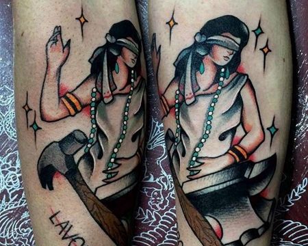 Old School小腿女人锤子铁砧纹身图案