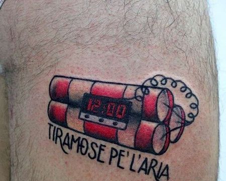 Old School大腿炸弹纹身图案