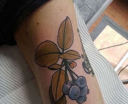 New School大臂蓝莓纹身图案