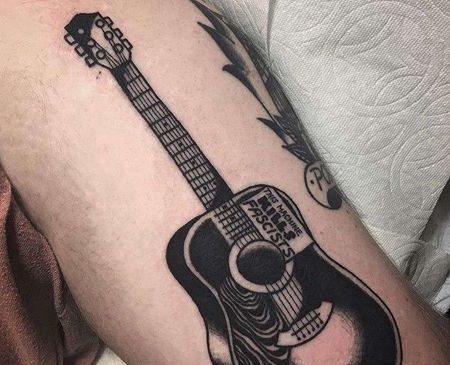 Old School大腿吉他纹身图案