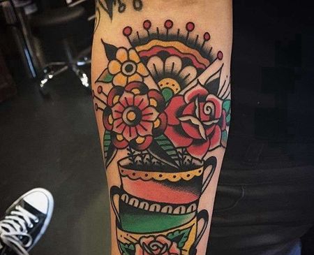 Old School小臂杯子纹身图案