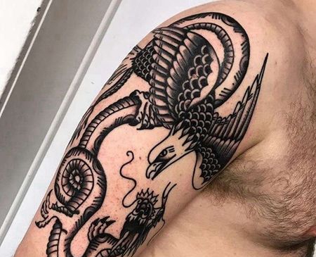 Old School大臂老鹰龙纹身图案