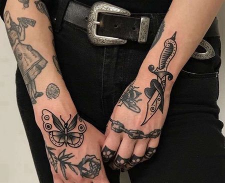 Old School手腕蝴蝶纹身图案