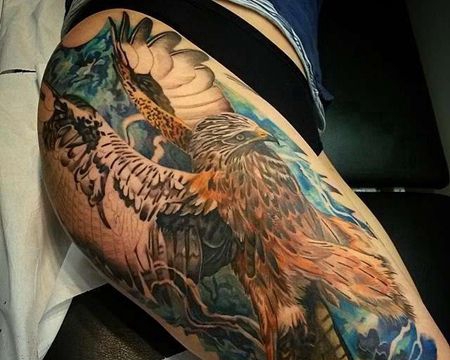 写实大腿老鹰纹身图案