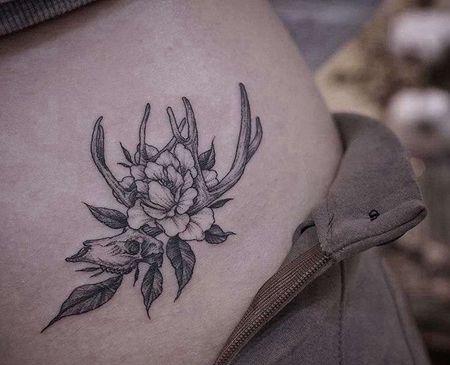 小清新大腿鹿角纹身图案