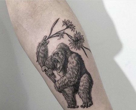 小臂猩猩纹身图案