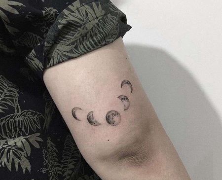 小臂月亮纹身图案