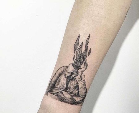 点刺小臂人像纹身图案