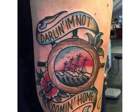 Old School大腿船舵纹身图案