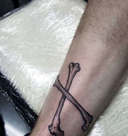 小臂骨头纹身图