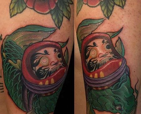 新传统大臂鲤鱼达摩蛋纹身图案