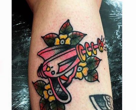 Old School小臂枪纹身图案