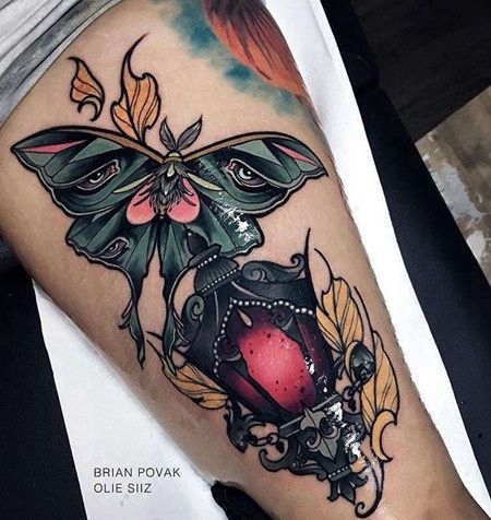 New School大腿蝴蝶路灯纹身图案