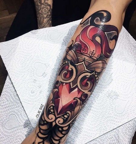 New School小臂宝石火炬纹身图案