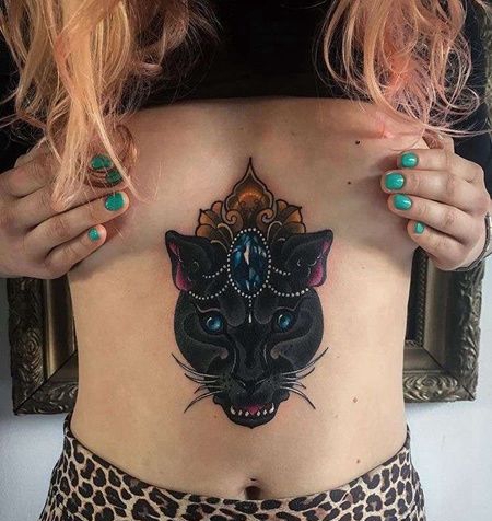 New School胸下黑豹纹身图案