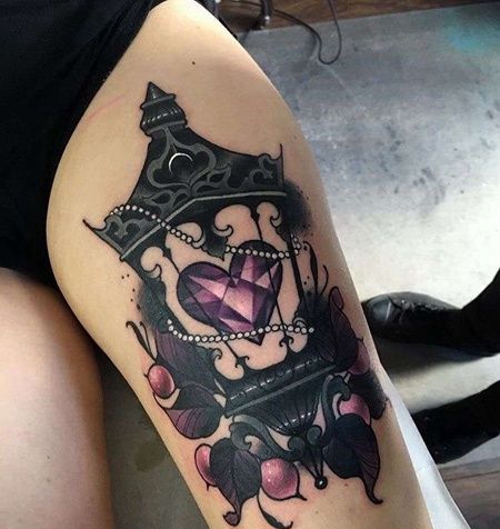 New School大腿宝石路灯纹身图案