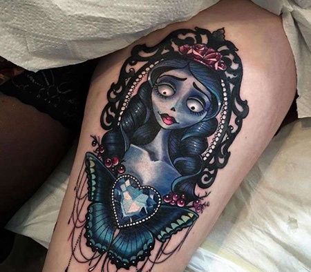 New School大腿女人蝴蝶纹身图案