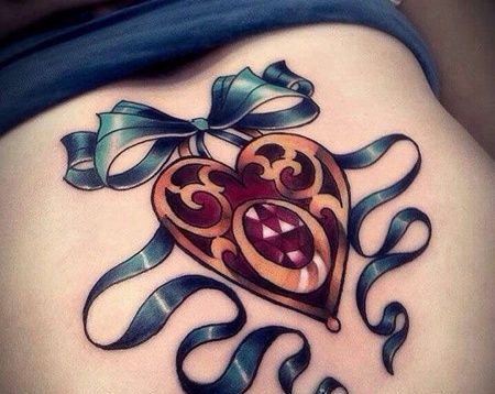 New School腹部心宝石纹身图案