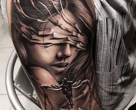 写实大臂女人天平纹身图案