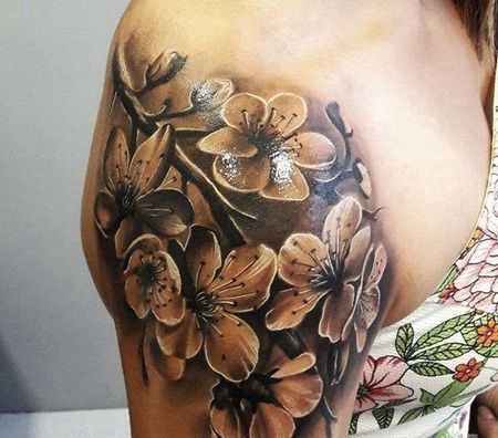 写实大臂樱花纹身图案