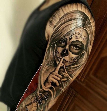 写实大臂女人钟表纹身图案