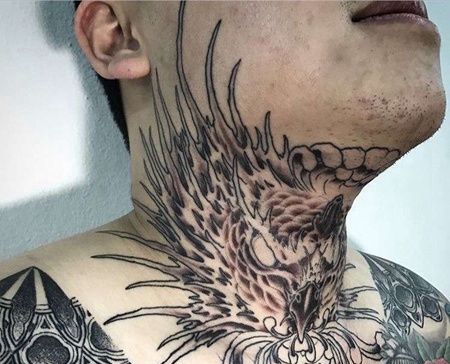 新传统脖子老鹰纹身图案