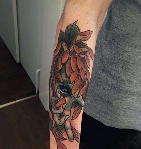 New School小臂手菊花纹身图案