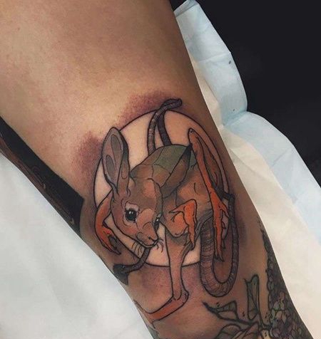 New School小腿袋鼠纹身图案