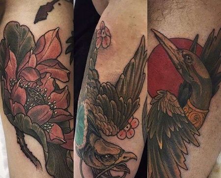 小腿乌鸦老鹰荷花纹身图案