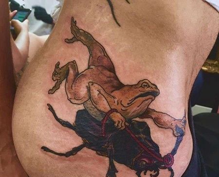 新传统侧腰青蛙甲虫纹身图案