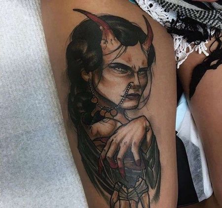 大腿女人纹身图案