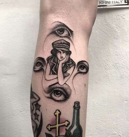 小臂女人眼睛纹身图案