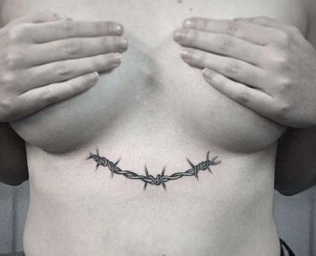 胸下铁蒺藜纹身图案