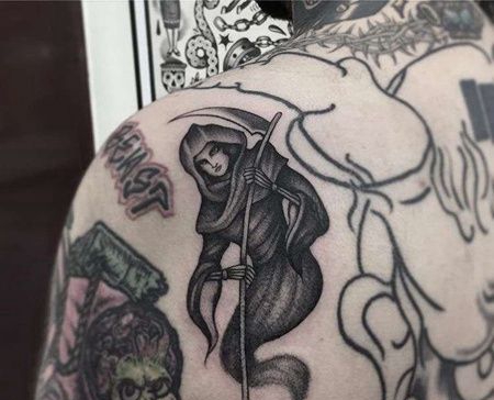 后背女人纹身图案