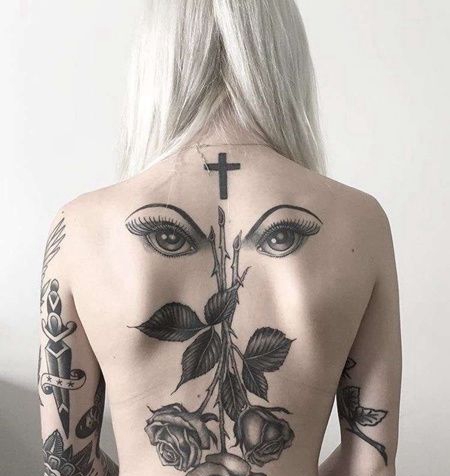 Old School后背眼睛玫瑰纹身图案