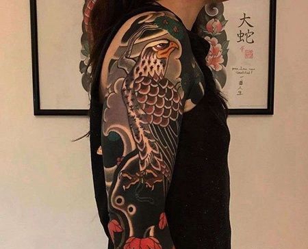 日式胳膊老鹰纹身图案