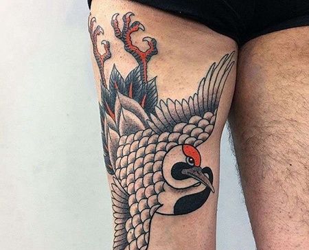 日式大腿鹤纹身图案