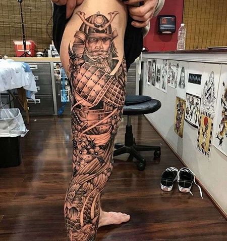 新传统腿武士凤凰纹身图案