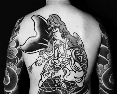 日式后背菩萨鲤鱼纹身图案