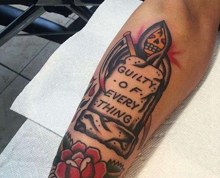 Old School小臂死神墓碑玫瑰纹身图案